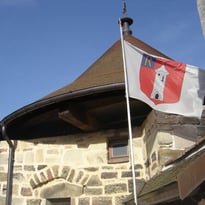 Visite guidée de la Tour d'Anglemein, datée du XIIIe siècle, pour les collégiens