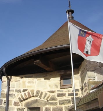 Visite guidée de la Tour d'Anglemein, datée du XIIIe siècle, pour les collégiens