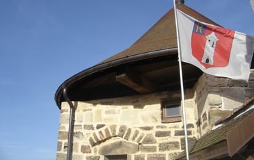 Visite guidée de la Tour d'Anglemein, datée du XIIIe siècle, pour les collégiens