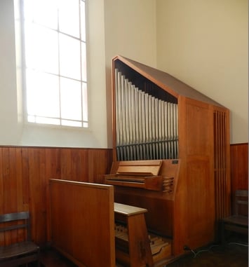 Un temple néo-gothique protestant, œuvre de l'architecte Félix Paumier