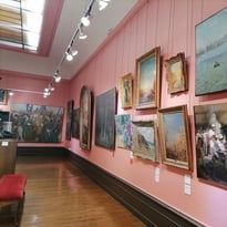 Découvrez la collection de Charles de Bruyères : secrets et chefs-d'œuvre du musée dévoilés