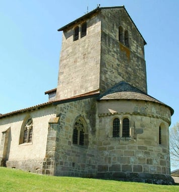 Visite d'une église romane datant du XIIᵉ siècle