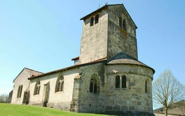 Visite d'une église romane datant du XIIᵉ siècle