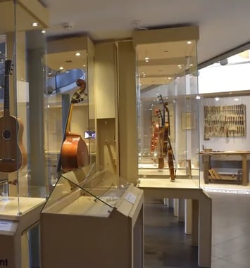 Exposition « La Fabrication de la musique. Départ Mirecourt »
